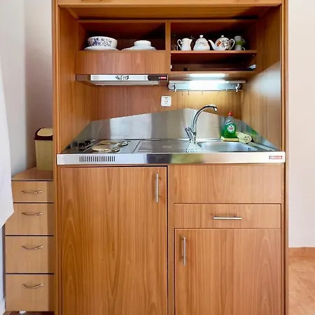 Kostoula Mini House *