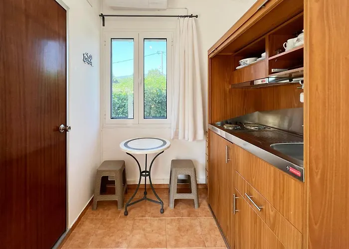 Kostoula Mini House