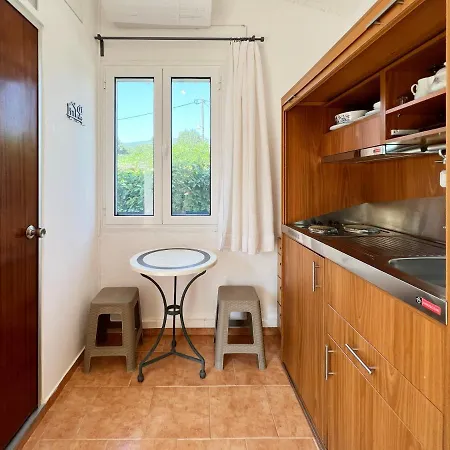 Kostoula Mini House