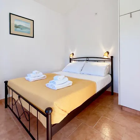 度假居 Kostoula Mini House 凯法米洛斯
