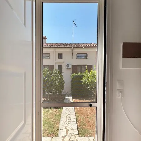 Kostoula Mini House 度假居 *